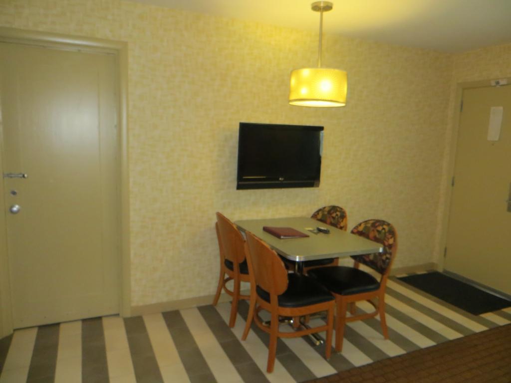 Carleton Of Oak Park Hotell Exteriör bild