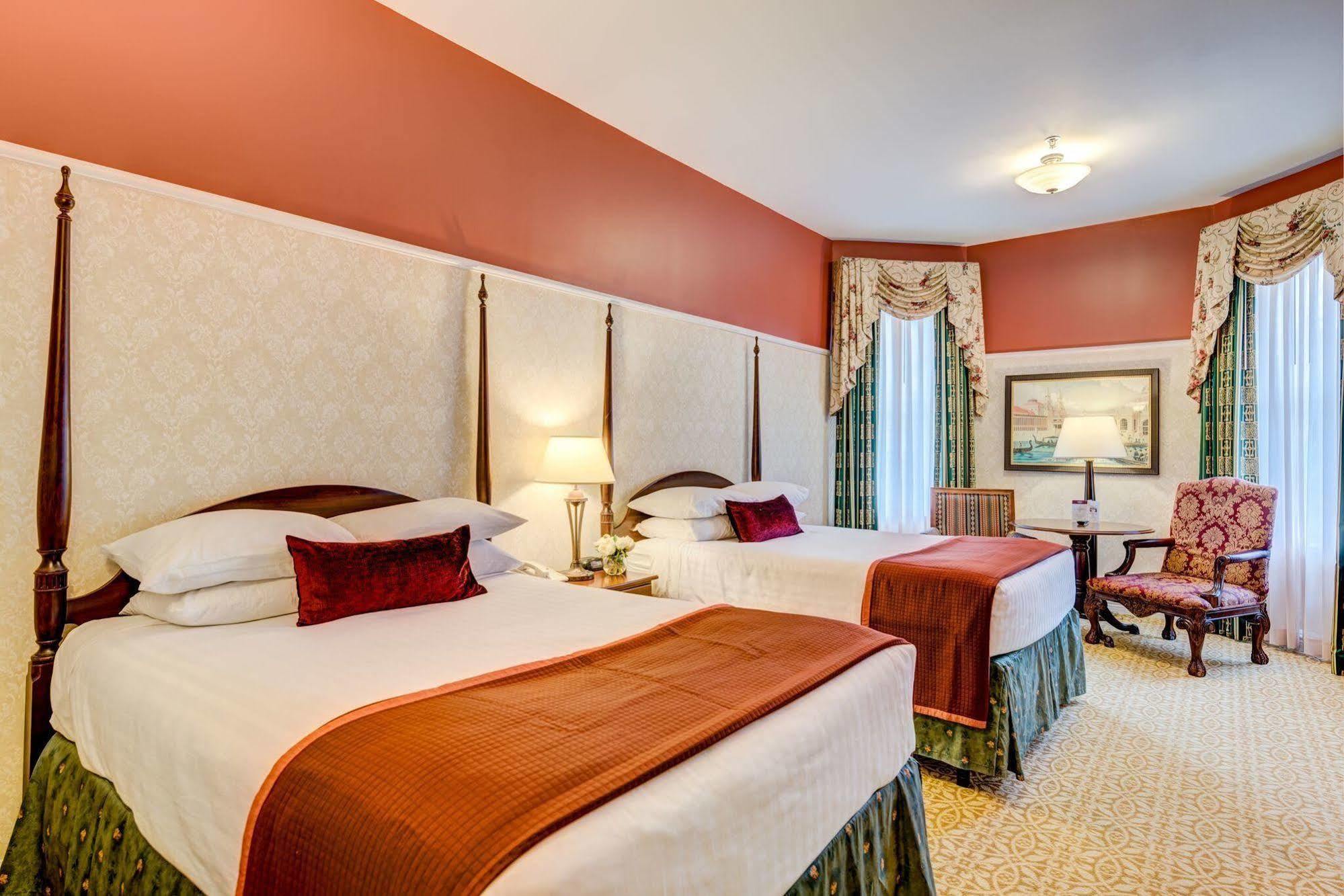 Carleton Of Oak Park Hotell Exteriör bild