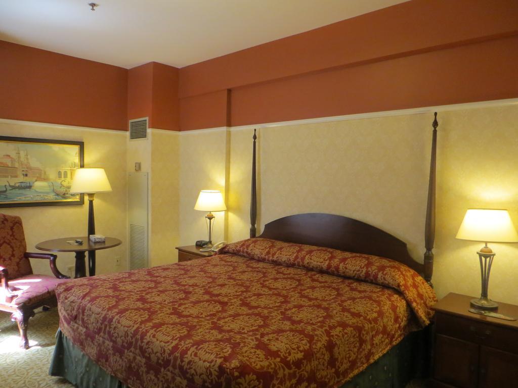 Carleton Of Oak Park Hotell Exteriör bild